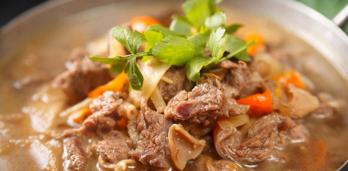 如何炖牛肉汤更好喝 30de445bde144ddf9b1c66fb51968996.jpeg