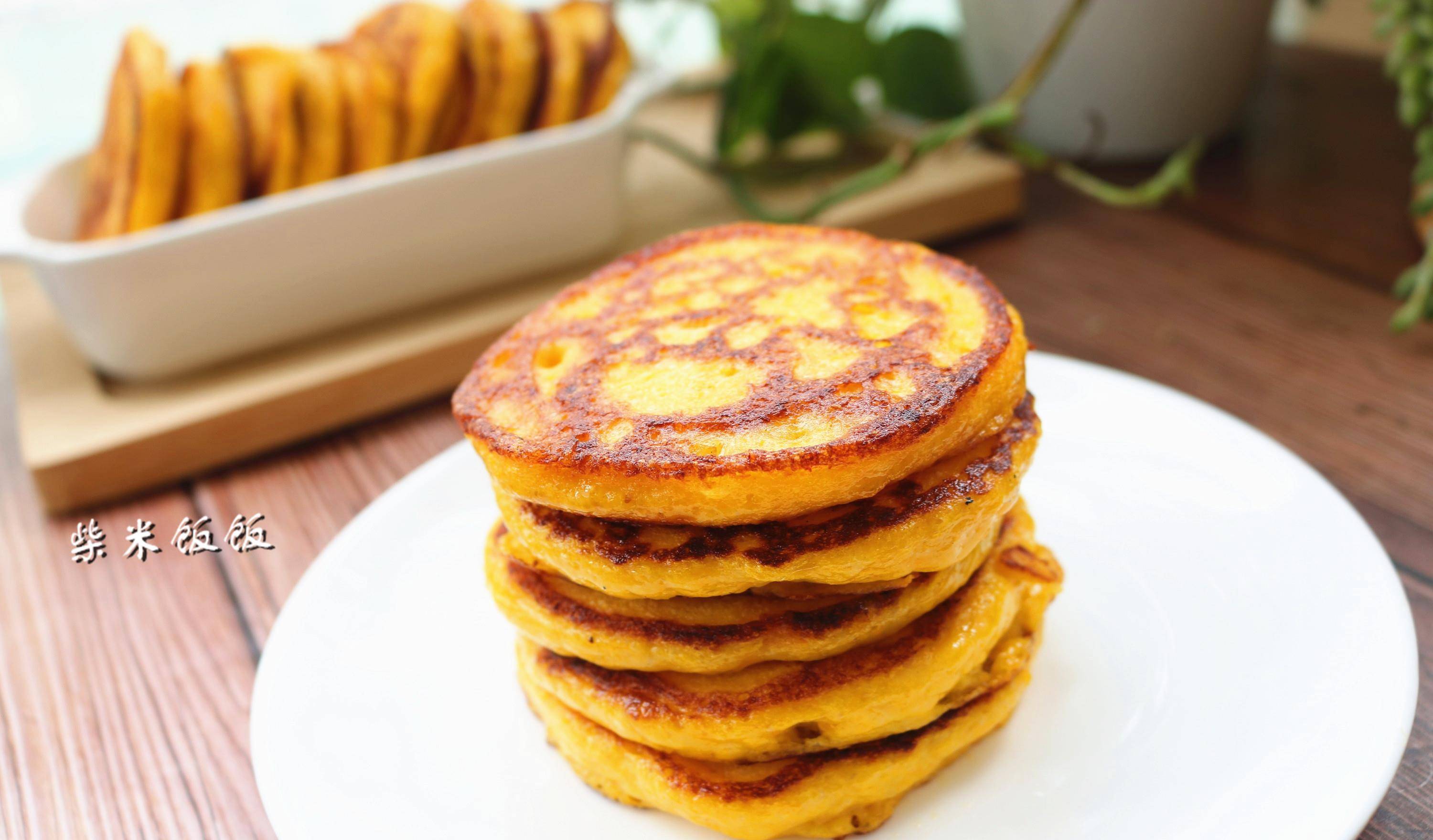 锅底|早餐想吃发面饼，这样做最快，10分钟上桌，又香又软，吃不够！