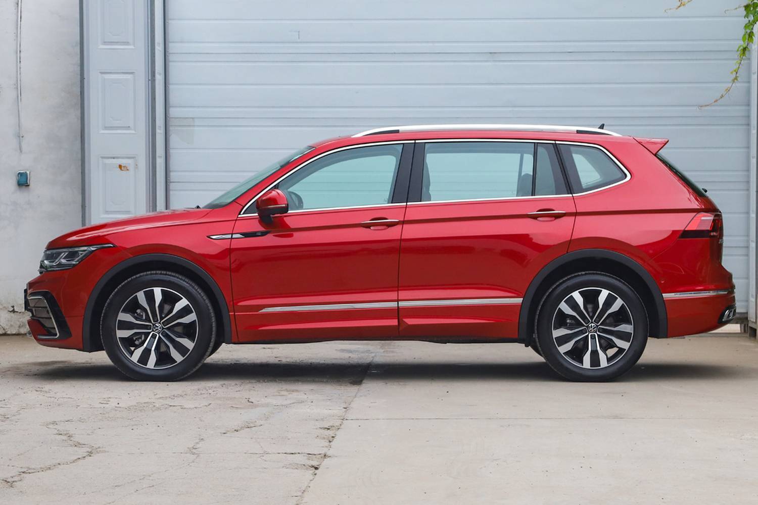 上汽大众新款途观l正式上市内外小幅调整售2158万起