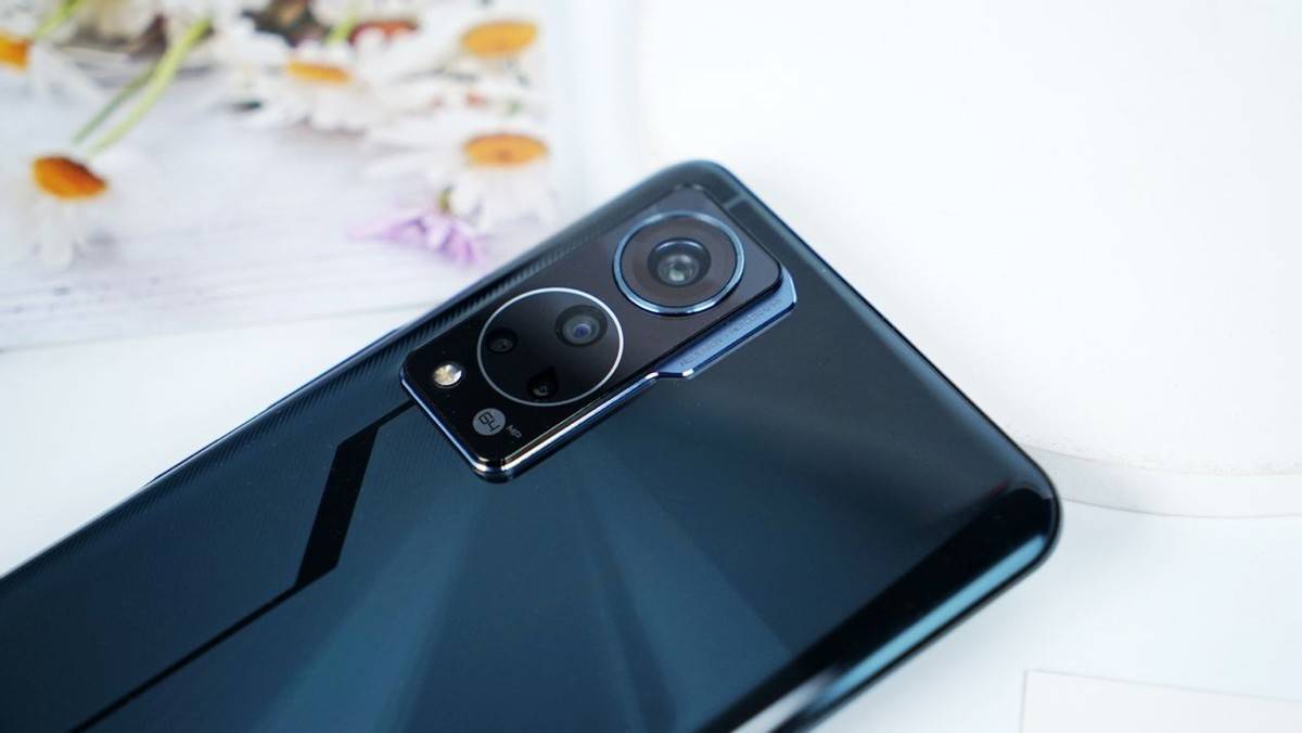 原创中兴axon30屏下自拍体验丝毫不输挖孔刘海屏