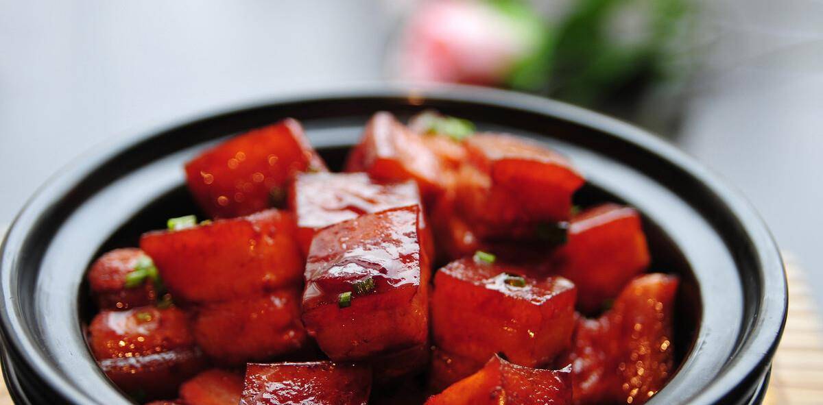 如何做红烧肉才能肥而不腻 581ac3a3f4a94b458f2bbcbdae847fae.jpeg