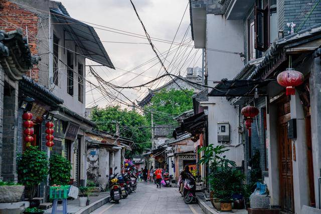 建水古城這個地方比麗江美多了你要快點去看一下