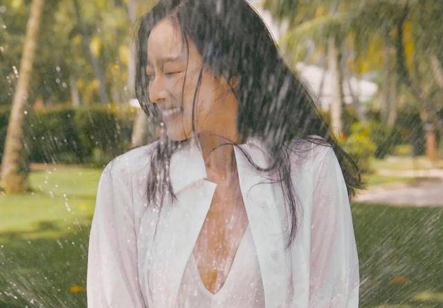 曲线|“渣女风”过气了!今年流行鞠婧祎的“纯欲风”,高级又迷人