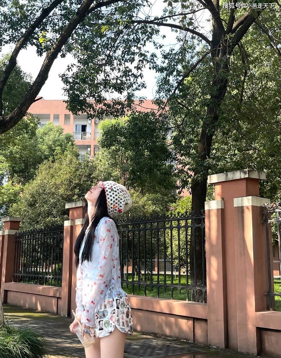 白色|鞠婧祎白色纱衣夏日美腿写真