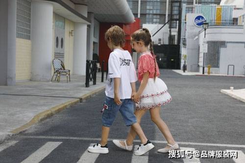 设计|绚丽多彩的精灵服饰 给宝贝们不一样的童年