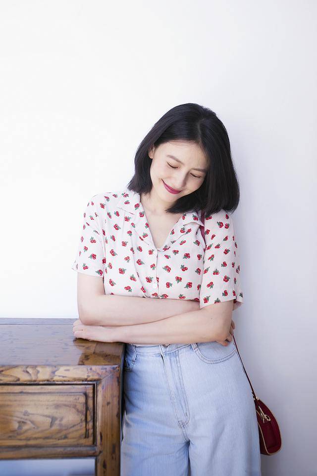 身材|高圆圆被嘲产后身材走形，穿绿色碎花裙温柔动人，秀锁骨打脸网友