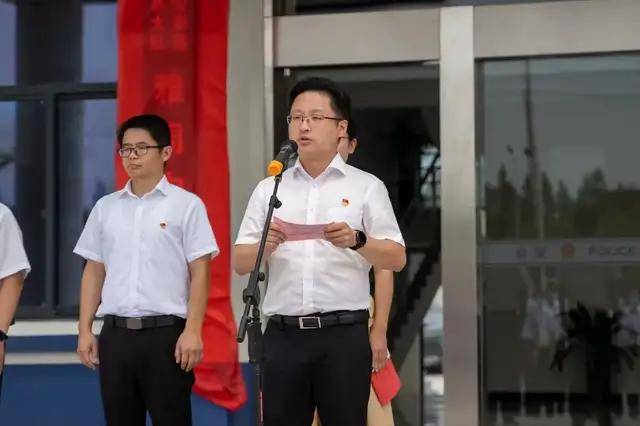 海安市副市长,政法委副书记,公安局长孙康,雅周镇党委副书记,镇长颜荔