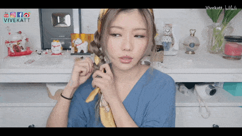 发型|别再披头散发了!这3个发型小技巧显嫩又高级