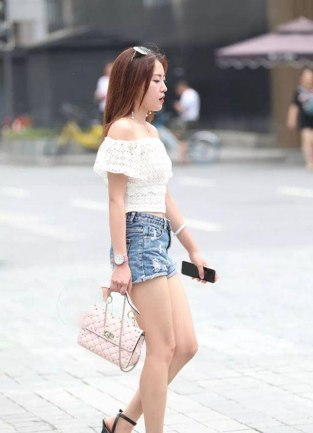 女生夏季搭配高级感微胖短裤 4ee14cfe1fca4fd0b2d86d89d51adc93.jpeg