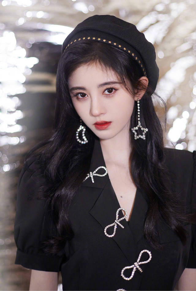 卷发|谁说小个子留长发显矮?这3个“显个”技巧,照着用不显高算我输