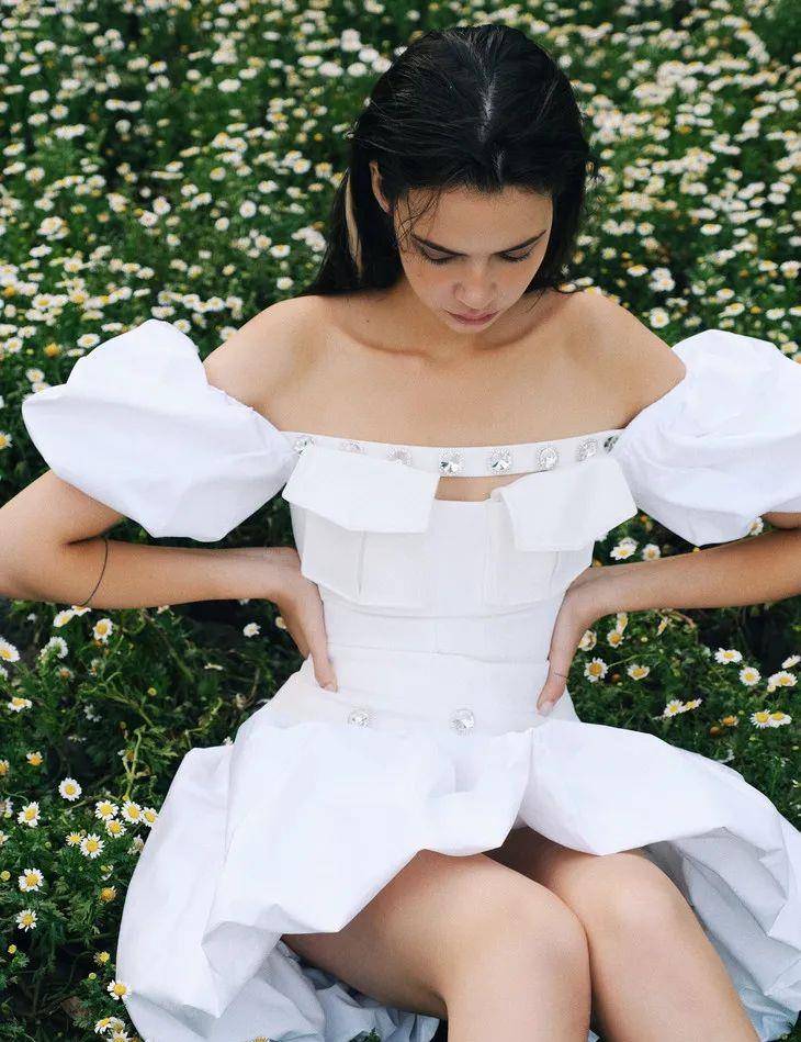 宫廷中|下周穿什么|一起穿X型裙才是好姐妹!