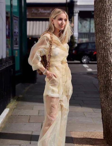 下岗|渣女裙下岗了！2021最流行穿“仙女缎面裙”，好看又高级！