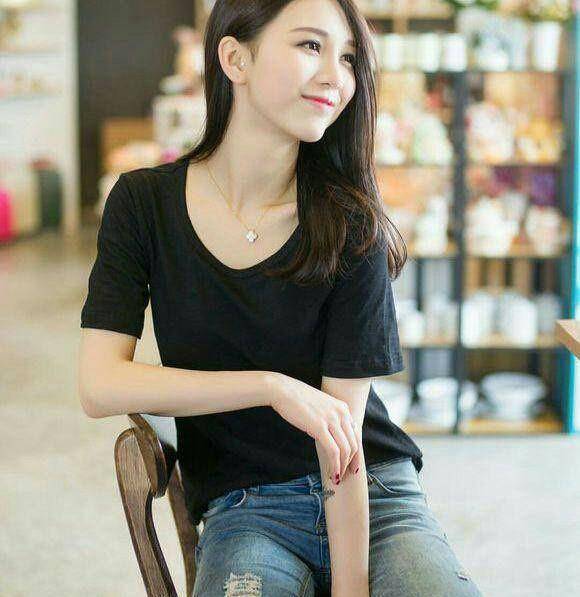 视觉|美女有了紧身牛仔裤的包裹，不会显得过于丰腴，穿出性感曲线