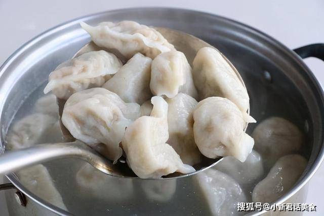 原創煮速凍餃子用開水和冷水都不對教你一招餃子不粘鍋不破皮