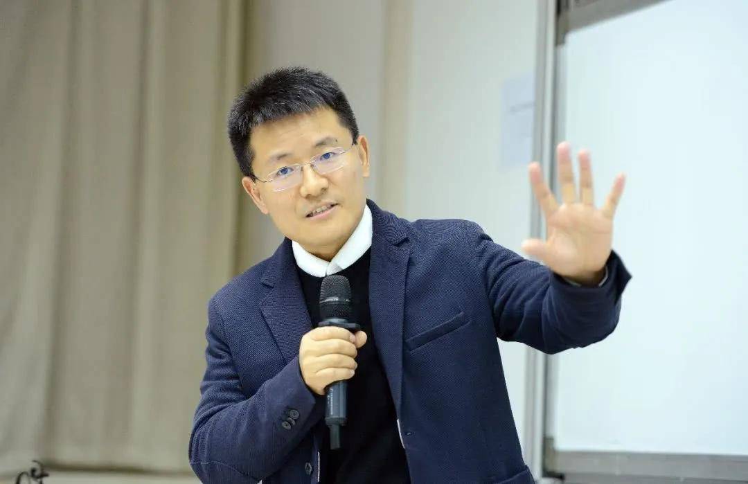 通过北大教授徐远提出的方案,可以观看.