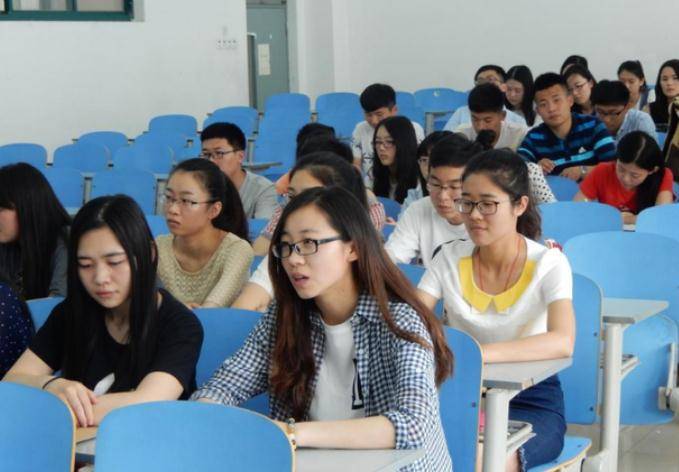 现在工资多少 大学同学聚会尴尬的提问 看看聪明人的回答 培训 恒艾教育