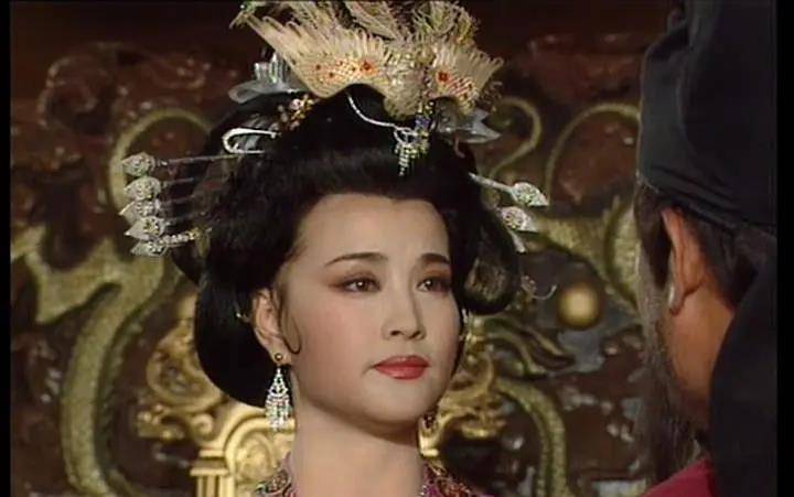 梦回往昔，解梦前女友牙掉之谜