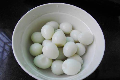 下锅|鹌鹑蛋红烧肉的九个技巧,让你快速掌握,网友:确实挺不错的!