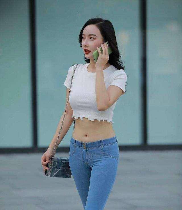 色调|突显时尚气息的打底裤，增添瘦视觉效果，搭配得当