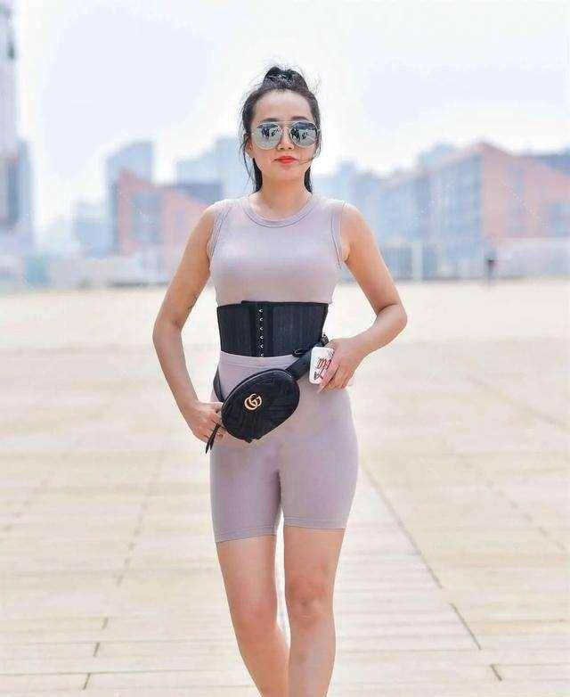 怎么穿吊带才显瘦才显好看 601c5bd63fc14ed389d33b9a2b8cf742.jpeg