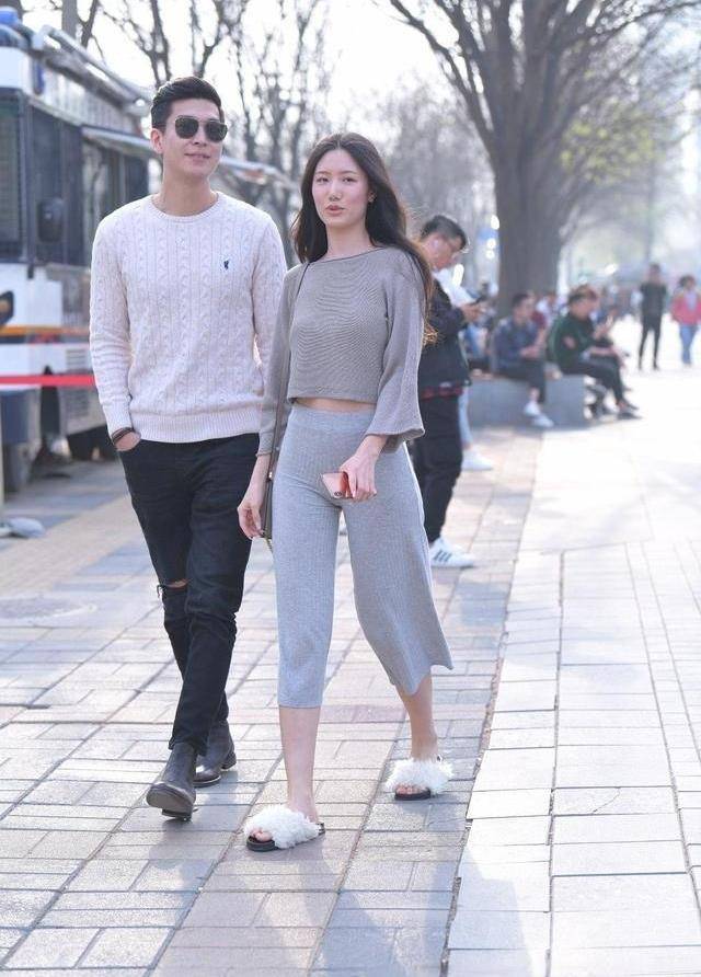 夏天|只有身材完美的女生才敢穿打底裤，妙曼身姿展露无遗
