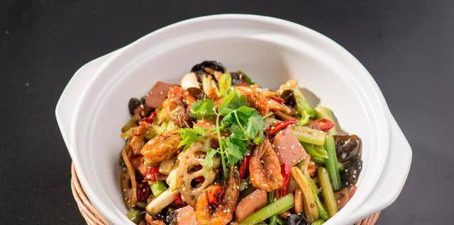 蔬菜|麻辣香鍋也可以在家做哦，做法簡單，好吃又實惠 ，上桌秒光