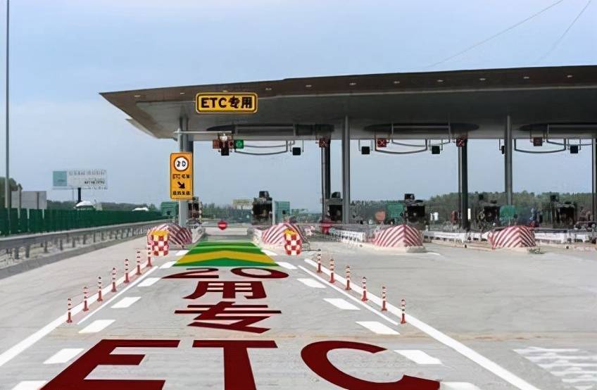 高速人工通道堵车etc通道没人为什么车主都不选择etc了