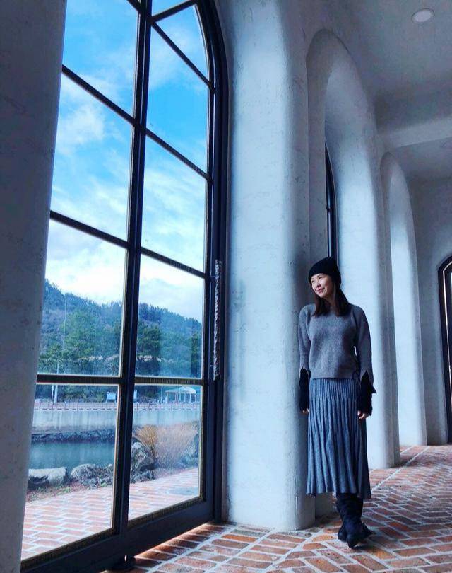 御姐|天心虽然已经40多岁了，但是皮肤紧实却也没缩水，看着身段仍妖娆