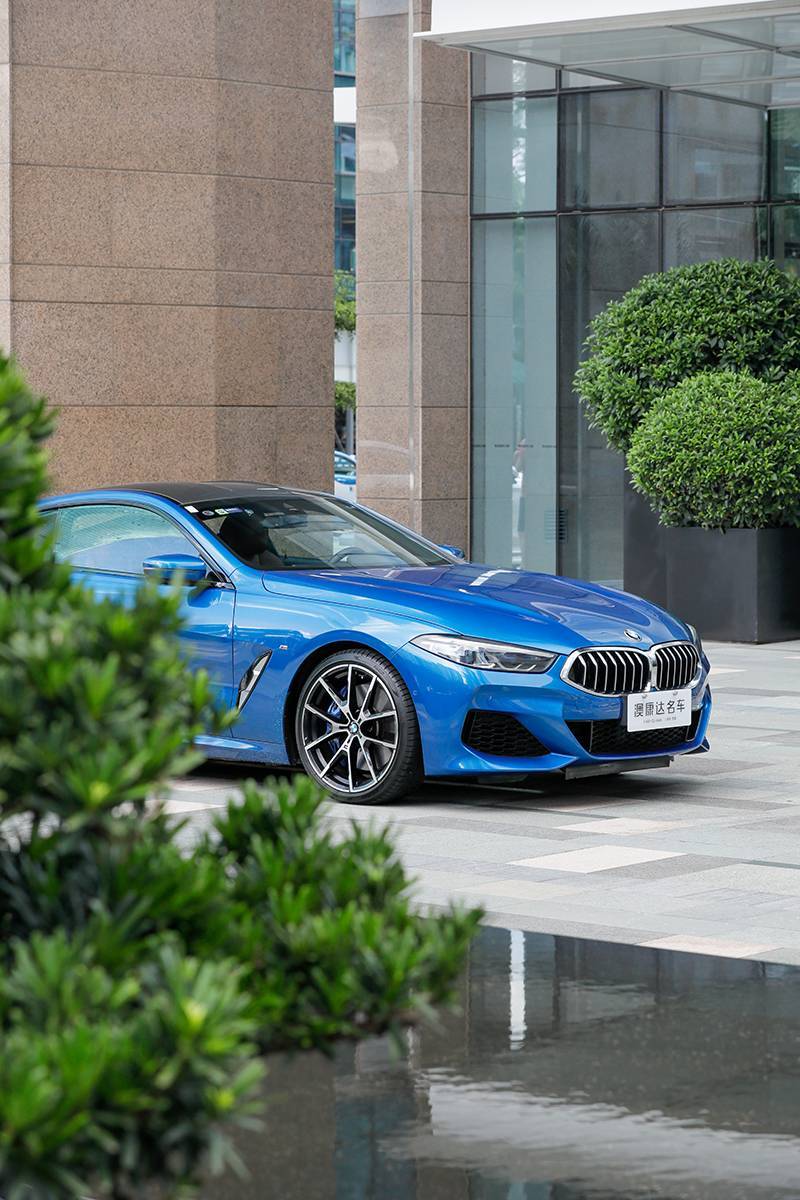 澳康达二手车展厅百万级双门轿跑你怎么选