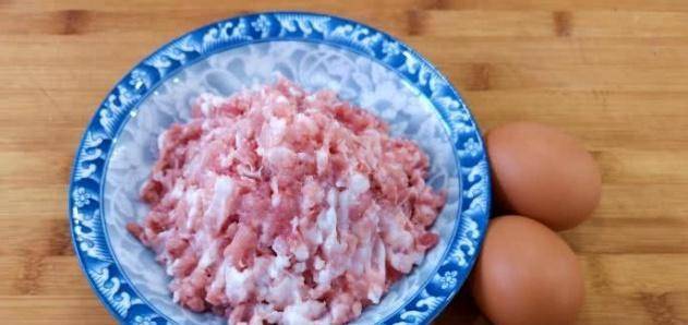 做法|鸡蛋不止可以做番茄炒蛋,这种做法,颜值高,还美味,一盘不够吃