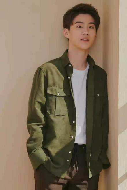 演技|从白月光到杀人犯，边天扬又换脸，成了《玉楼春》文艺范强盗