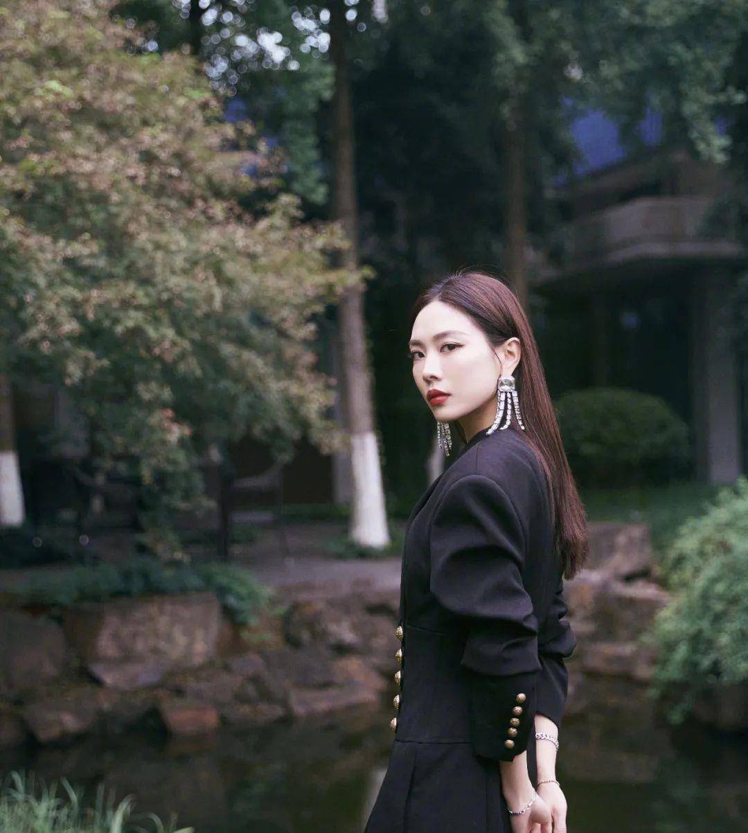 宁静|美人计｜浪姐团综我不敢看，稍微一种草就消费过万
