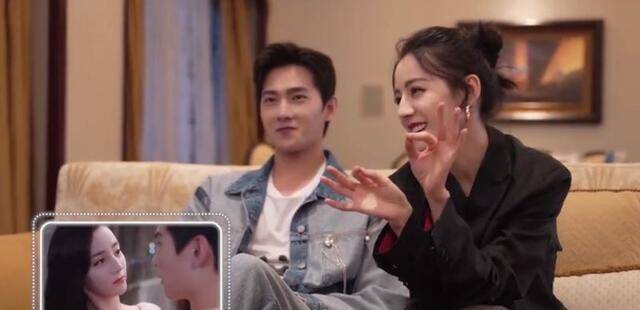 片段|神仙售后！杨洋和热巴看荣耀名场面！热巴的灵魂疑问杨洋答不上