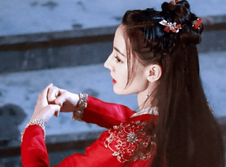 俊男靓女|龚俊迪丽热巴合作，《安乐传》路透照好绝，俊男靓女CP感十足