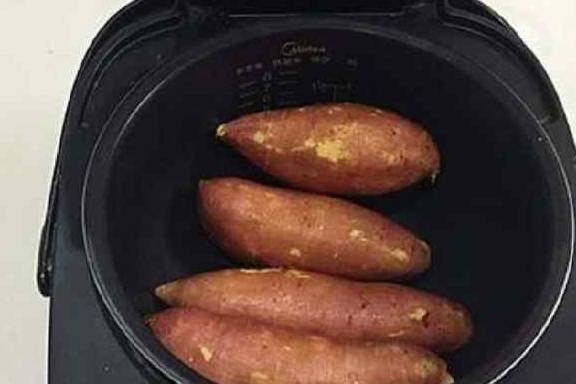 因为|在家用电饭锅烤红薯，只需几步，保证做出来的烤红薯香甜软糯！