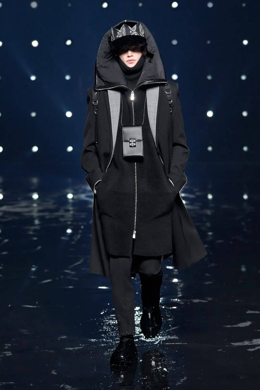 黑色|纯黑世界：Givenchy2021秋冬