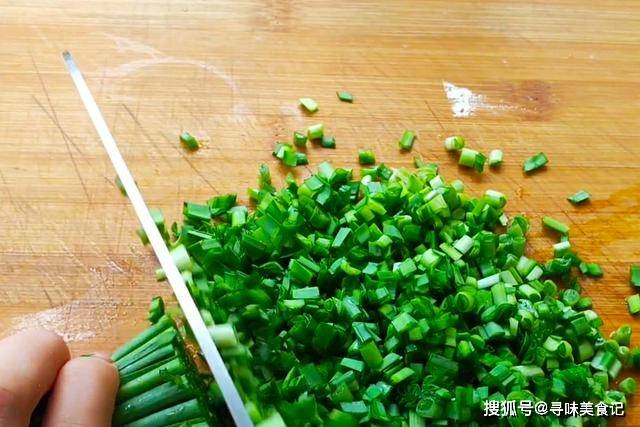 饺子皮|不揉面不擀面,15分钟就能吃的快手早餐,外酥里软,营养又解馋