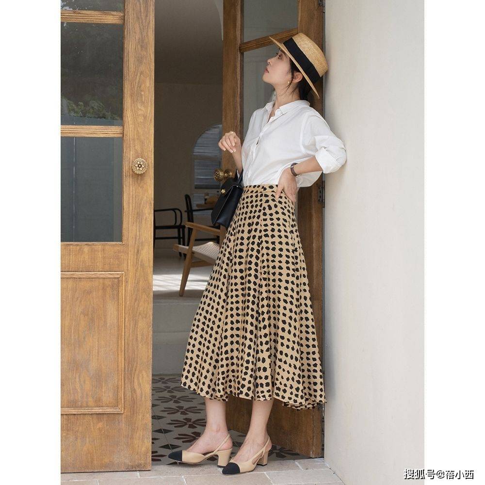 设计|早秋,会穿“A字裙”的女人更自信,照着穿充满女人味赚足回头率