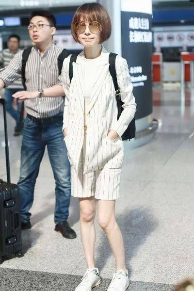 颜色|51岁陈鲁豫好消瘦，素颜出镜面颊凹陷，法令纹凸出更显得憔悴了