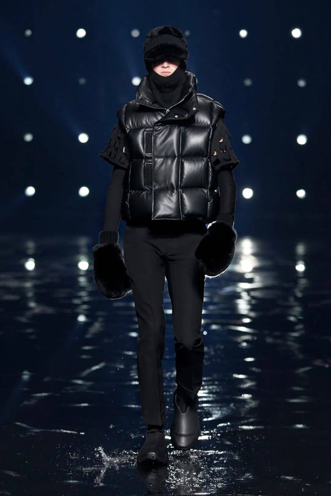 黑色|纯黑世界：Givenchy2021秋冬