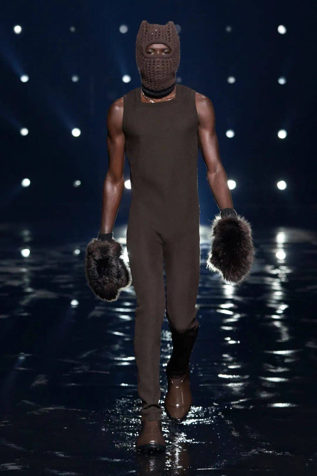 黑色|纯黑世界：Givenchy2021秋冬