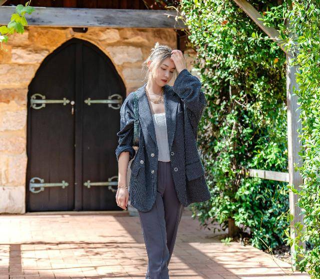 姐妹|研究了所有的裤子后，我发现最耐看的还是这个“奶奶裤”，特高级