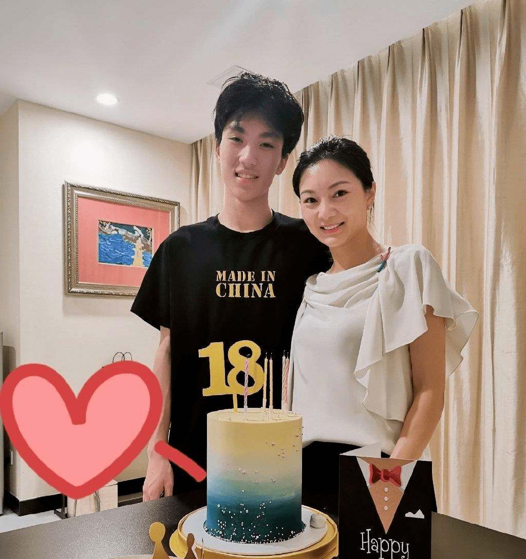 设计|真正有实力的人穿衣都不浮夸，看张艺谋和陈婷就知道，休闲简约？
