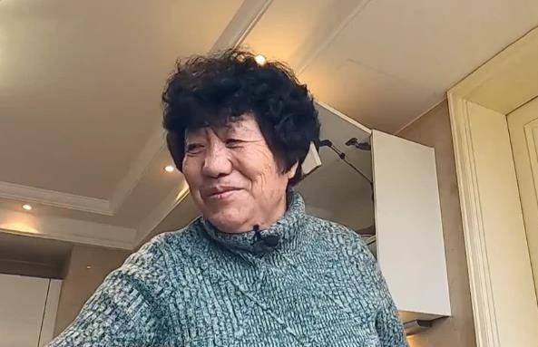 大葱|程莉莎不喜欢农村，打扮华丽跟郭晓冬回家，婆婆的行为略显心酸