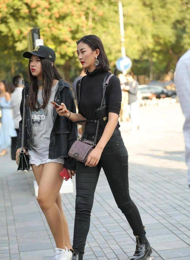 如何穿搭内衣提升气质 387f5ccc9548477296fbd314a2d46f94.jpeg