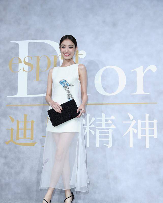 眼睛|三大美女合照，景甜复古倪妮贵气杨颖娇俏，眼睛都不知道看谁好