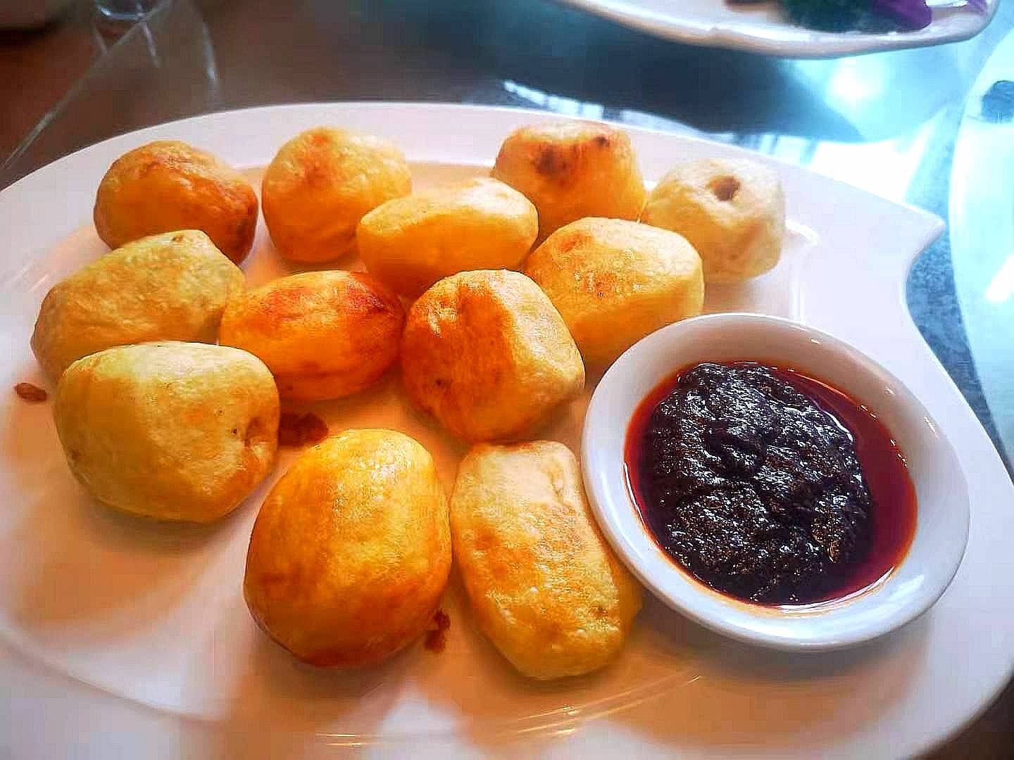 探店30年的宣威老餐厅民族风情园野生菌的三道美食道道精彩纷呈
