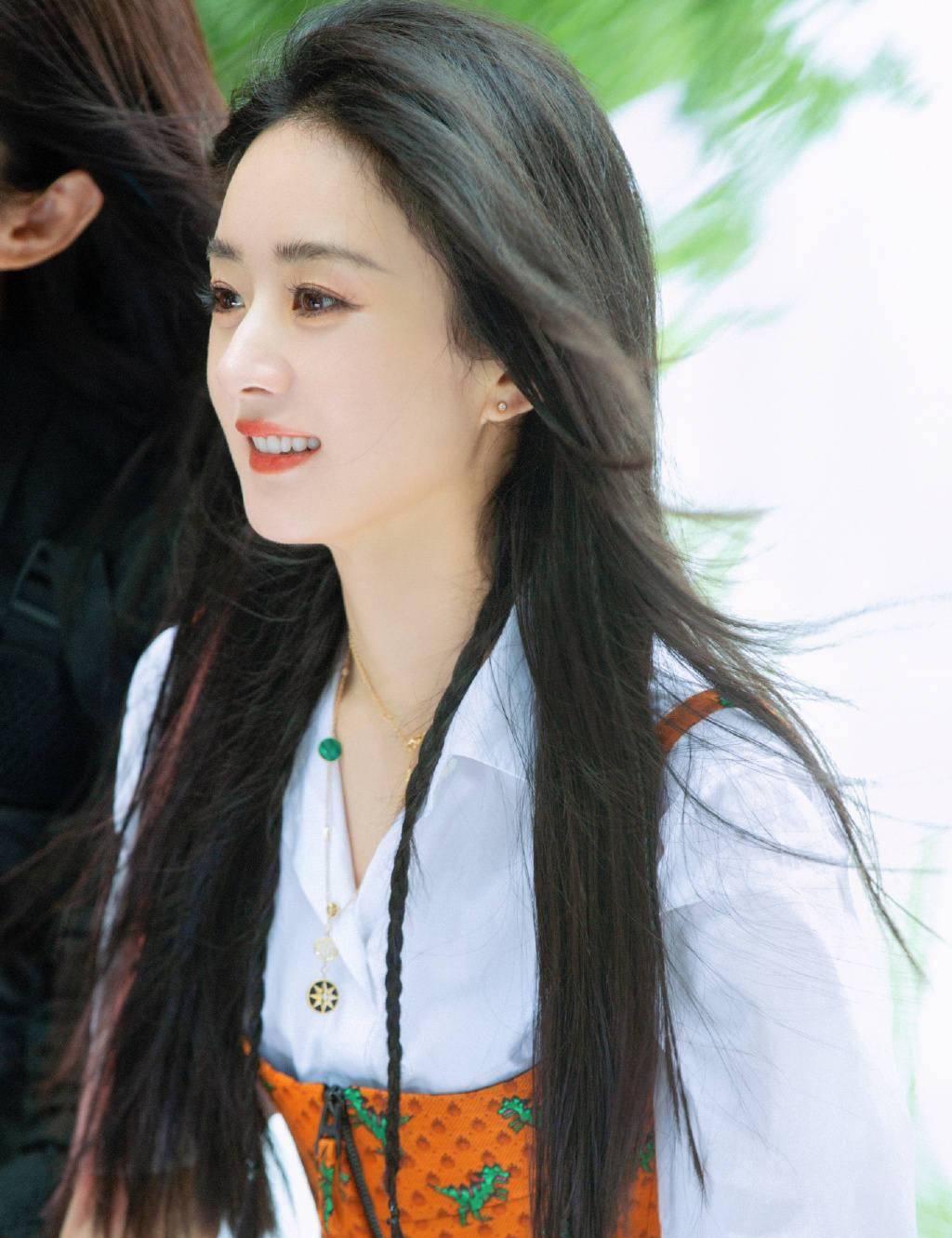 丝巾|人人都穿的基础款,为什么上身效果差距那么大?