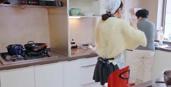 大葱|程莉莎不喜欢农村，打扮华丽跟郭晓冬回家，婆婆的行为略显心酸