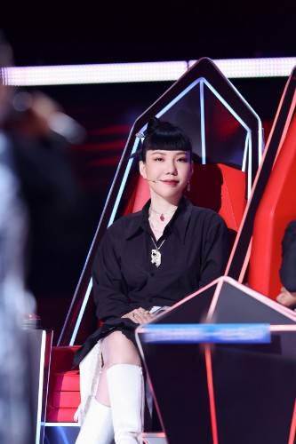 跳水|《2021中国好声音》六强争夺硝烟再起 李克勤独门“跳水打分”法助力战队选人